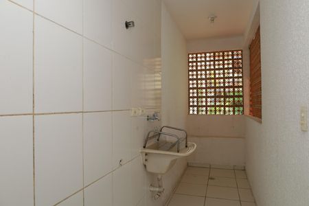 Casa de condomínio à venda com 130m², 3 quartos e 1 vagaÁrea de Serviço