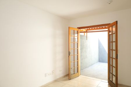 Casa de condomínio à venda com 130m², 3 quartos e 1 vagaSala