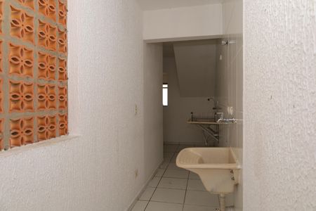 Casa de condomínio à venda com 130m², 3 quartos e 1 vagaÁrea de Serviço