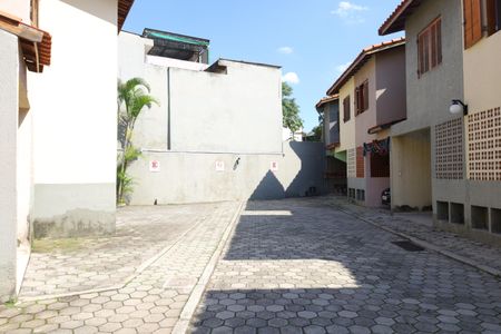 Casa de condomínio à venda com 130m², 3 quartos e 1 vagaÁrea comum
