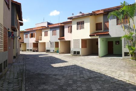 Casa de condomínio à venda com 130m², 3 quartos e 1 vagaÁrea comum