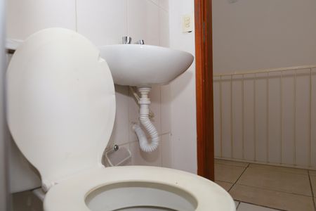 Casa de condomínio à venda com 130m², 3 quartos e 1 vagaBanheiro 2