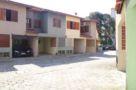 Casa de condomínio à venda com 130m², 3 quartos e 1 vagaÁrea comum