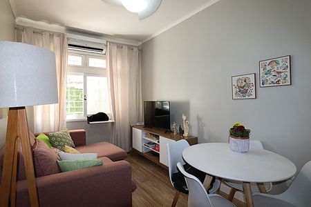 Apartamento à venda com 2 quartos, 58m² em Moinhos de Vento, Porto Alegre
