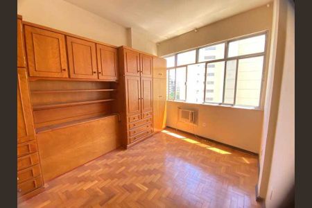 Apartamento à venda com 42m², 1 quarto e 1 vaga