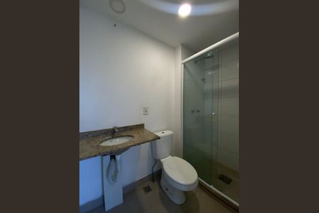 Banheiro  de apartamento para alugar com 2 quartos, 49m² em Humaitá, Porto Alegre