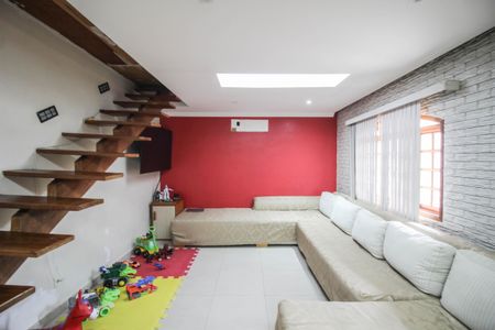 Sala de casa para alugar com 2 quartos, 105m² em Vista Alegre, Nova Iguaçu