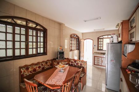 Casa para alugar com 105m², 2 quartos e 2 vagas Casa para alugar com 105m², 2 quartos e 2 vagasCozinha