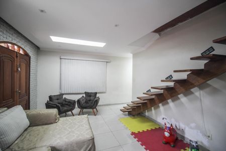 Casa para alugar com 105m², 2 quartos e 2 vagas Casa para alugar com 105m², 2 quartos e 2 vagasSala