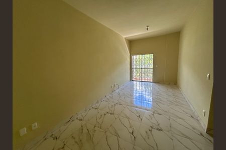 Apartamento para alugar com 72m², 2 quartos e 1 vagaSala