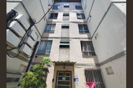 Apartamento à venda com 45m², 2 quartos e 1 vaga Apartamento à venda com 45m², 2 quartos e 1 vagaFachada
