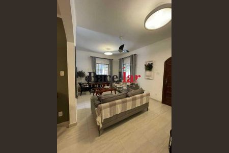 Casa de condomínio à venda com 150m², 3 quartos e 1 vaga