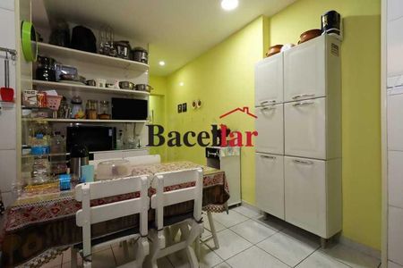 Casa à venda com 257m², 3 quartos e 1 vaga