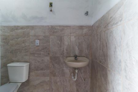 Banheiro de casa para alugar com 1 quarto, 50m² em Jardim Marica, Mogi das Cruzes