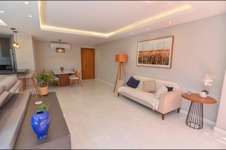 Apartamento à venda com 127m², 2 quartos e 1 vaga Apartamento à venda com 127m², 2 quartos e 1 vagaSala
