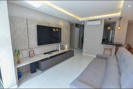 Apartamento à venda com 127m², 2 quartos e 1 vaga Apartamento à venda com 127m², 2 quartos e 1 vagaSala