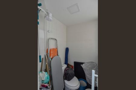 Apartamento à venda com 127m², 2 quartos e 1 vaga Apartamento à venda com 127m², 2 quartos e 1 vagaBanheiro de Serviço