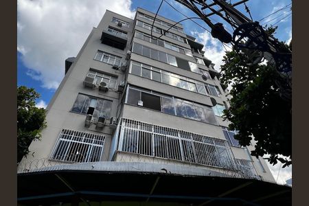 Apartamento à venda com 127m², 2 quartos e 1 vaga Apartamento à venda com 127m², 2 quartos e 1 vagaFachada