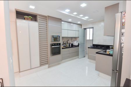 Apartamento à venda com 127m², 2 quartos e 1 vaga Apartamento à venda com 127m², 2 quartos e 1 vagaCozinha