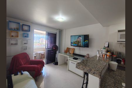 Sala de apartamento para alugar com 1 quarto, 57m² em Barra da Tijuca, Rio de Janeiro