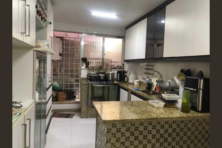 Apartamento à venda com 235m², 3 quartos e 1 vaga