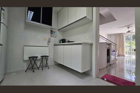 Casa de condomínio à venda com 121m², 2 quartos e 1 vaga