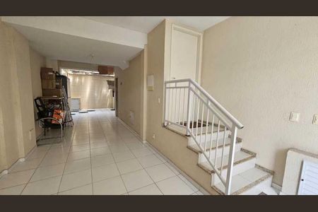 Casa de condomínio à venda com 121m², 2 quartos e 1 vaga