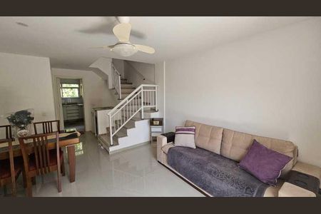 Casa de condomínio à venda com 121m², 2 quartos e 1 vaga