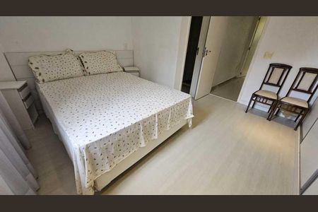 Casa de condomínio à venda com 121m², 2 quartos e 1 vaga