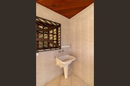 Casa à venda com 200m², 3 quartos e 2 vagas Casa à venda com 200m², 3 quartos e 2 vagasÁrea de Serviço