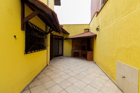 Casa à venda com 200m², 3 quartos e 2 vagas Casa à venda com 200m², 3 quartos e 2 vagasQuintal