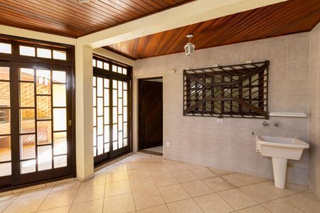 Casa à venda com 200m², 3 quartos e 2 vagas Casa à venda com 200m², 3 quartos e 2 vagasÁrea de Serviço