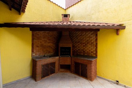 Casa à venda com 200m², 3 quartos e 2 vagas Casa à venda com 200m², 3 quartos e 2 vagasChurrasqueira