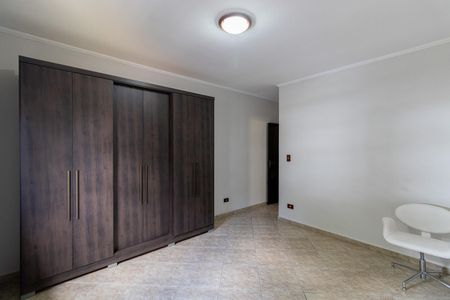 Casa à venda com 200m², 3 quartos e 2 vagas Casa à venda com 200m², 3 quartos e 2 vagasSuíte