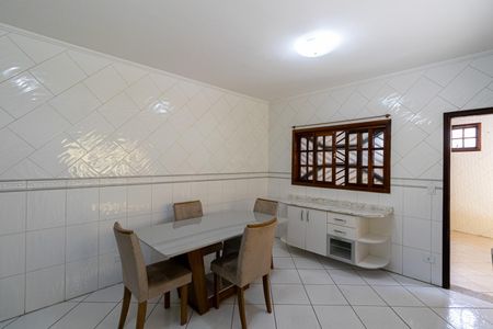 Casa à venda com 200m², 3 quartos e 2 vagas Casa à venda com 200m², 3 quartos e 2 vagasCozinha