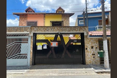 Casa à venda com 200m², 3 quartos e 2 vagas Casa à venda com 200m², 3 quartos e 2 vagasFaachada+Placa