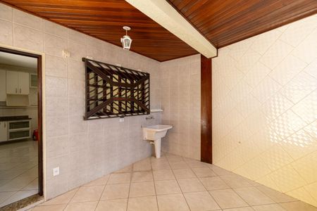 Casa à venda com 200m², 3 quartos e 2 vagas Casa à venda com 200m², 3 quartos e 2 vagasÁrea de Serviço