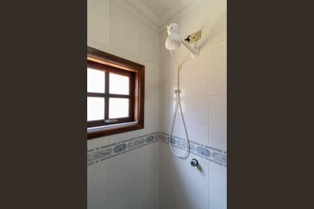 Casa à venda com 200m², 3 quartos e 2 vagas Casa à venda com 200m², 3 quartos e 2 vagasBanheiro