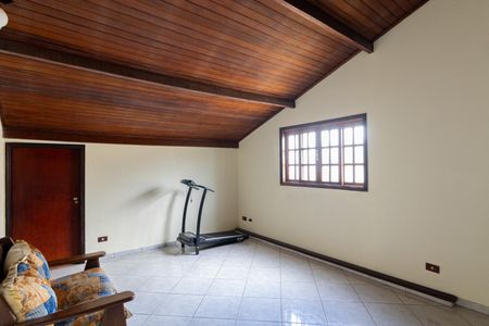 Casa à venda com 200m², 3 quartos e 2 vagas Casa à venda com 200m², 3 quartos e 2 vagasSótão