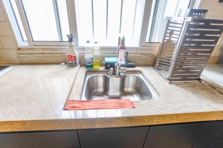 Casa à venda com 135m², 3 quartos e 3 vagas Casa à venda com 135m², 3 quartos e 3 vagasCozinha