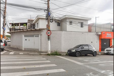 Casa à venda com 135m², 3 quartos e 3 vagas Casa à venda com 135m², 3 quartos e 3 vagasFachada