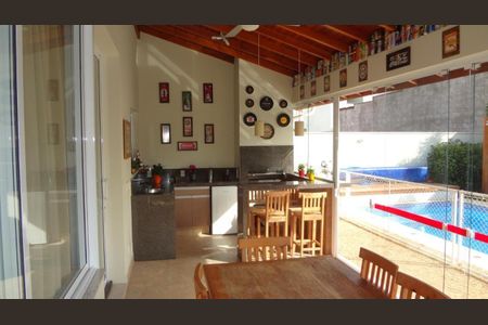 Foto 03 de casa de condomínio à venda com 3 quartos, 270m² em Swiss Park, Campinas