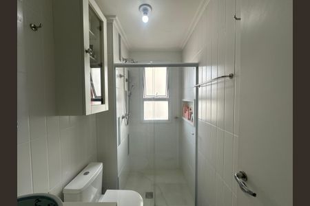 Apartamento à venda com 70m², 2 quartos e 2 vagas Apartamento à venda com 70m², 2 quartos e 2 vagasBanheiro da Suíte