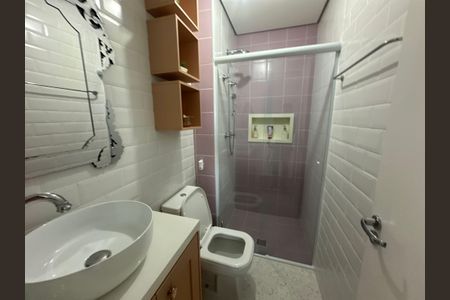 Apartamento à venda com 70m², 2 quartos e 2 vagas Apartamento à venda com 70m², 2 quartos e 2 vagasBanheiro Corredor