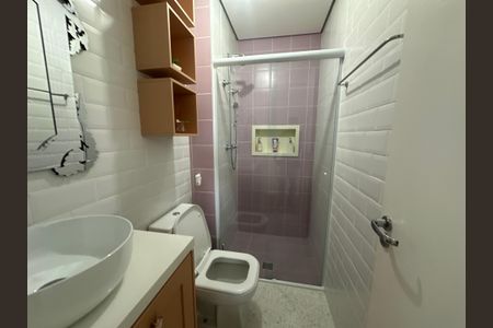 Apartamento à venda com 70m², 2 quartos e 2 vagas Apartamento à venda com 70m², 2 quartos e 2 vagasBanheiro Corredor
