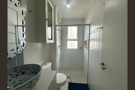 Apartamento à venda com 70m², 2 quartos e 2 vagas Apartamento à venda com 70m², 2 quartos e 2 vagasBanheiro da Suíte