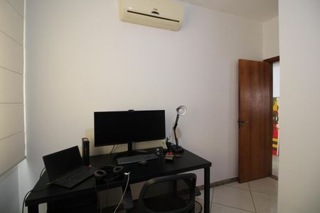 Casa de condomínio à venda com 315m², 6 quartos e 2 vagasQuarto 1