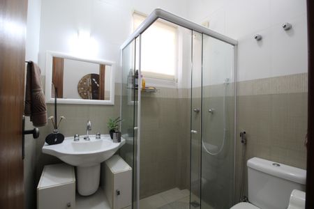 Casa de condomínio à venda com 315m², 6 quartos e 2 vagasEdícula - Banheiro Social