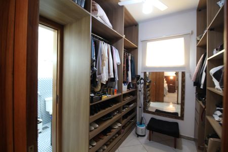 Casa de condomínio à venda com 315m², 6 quartos e 2 vagasQuarto 4 - Closet