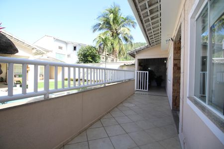 Casa de condomínio à venda com 315m², 6 quartos e 2 vagasEdícula - Varanda